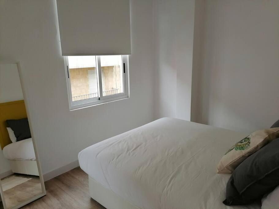 Apartamento Completamente Equipado Centro Ferrol Exteriör bild
